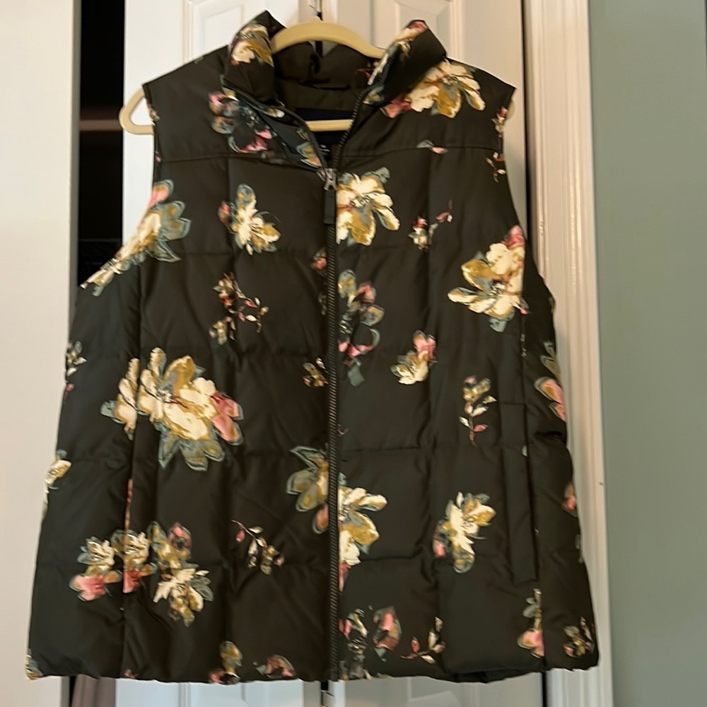 Lands End Plus size 1x winter vest. Dark army green. In very good condition.